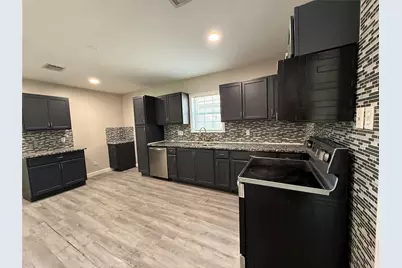 1129 Beech Street, Baytown, TX 77520 - Photo 6