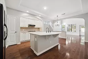 6 Douvaine Ct, The Woodlands, TX 77382 - Photo 6