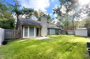 107 S Village Knoll Cir, The Woodlands, TX 77381 - Photo 28