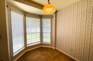 107 S Village Knoll Cir, The Woodlands, TX 77381 - Photo 14