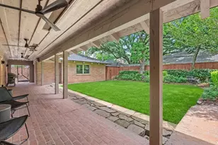 12334 Huntingwick Dr, Houston, TX 77024 - Photo 26