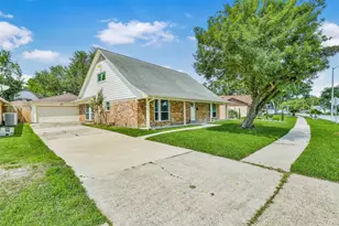 12011 Kirknoll Dr, Houston, TX 77089 - Photo 2
