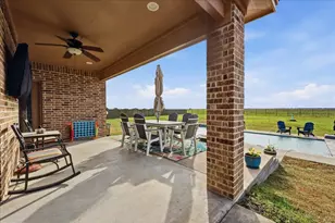 2400 Diamond D Dr, Beaumont, TX 77713 - Photo 36