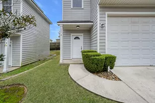179 Binnacle Ct, Willis, TX 77318 - Photo 2