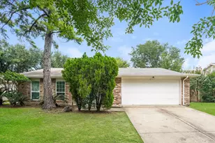 5622 Bridge Forest Dr, Houston, TX 77088 - Photo 2