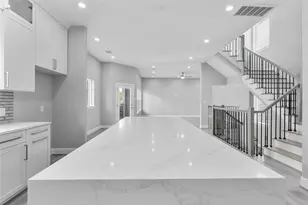 1210 W 17th St, Houston, TX 77008 - Photo 18