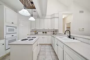 10711 N Belmont Ct, Houston, TX 77065 - Photo 12