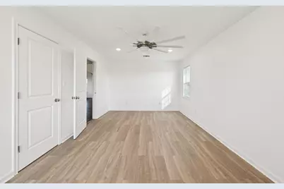 6935 W Holiday Street, Hitchcock, TX 77563 - Photo 10