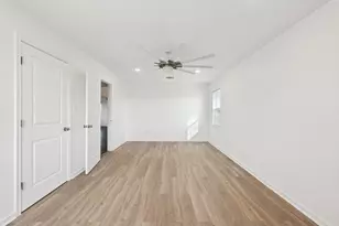 6935 W Holiday St, Hitchcock, TX 77563 - Photo 10