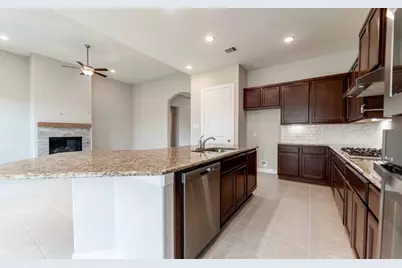 801 Wormwood Drive, League City, TX 77573 - Photo 8