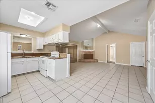 12006 Pompton Dr, Houston, TX 77089 - Photo 2