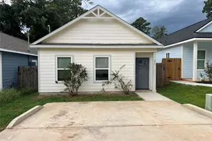 826 Omeara, Montgomery, TX 77316 - Photo 1