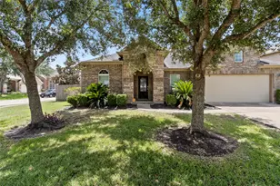 13402 Indigo Sands Dr, Pearland, TX 77584 - Photo 2