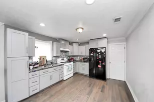 7913 Henson St, Houston, TX 77028 - Photo 24
