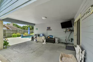 2525 40th Ave N, Texas City, TX 77590 - Photo 6
