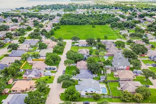 2525 40th Ave N, Texas City, TX 77590 - Photo 2