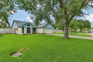 2525 40th Ave N, Texas City, TX 77590 - Photo 4