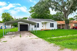 423 Elmo St, La Marque, TX 77568 - Photo 1