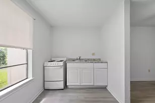 806 E Emily Ave, Wharton, TX 77488 - Photo 10