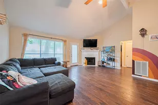 2506 Sherwood Hollow Ln, Houston, TX 77339 - Photo 4