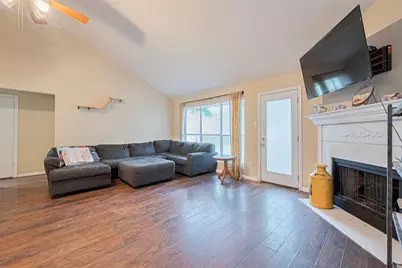 2506 Sherwood Hollow Lane, Houston, TX 77339 - Photo 6