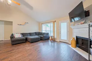 2506 Sherwood Hollow Ln, Houston, TX 77339 - Photo 6