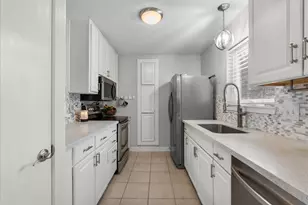 18204 Heritage Ln Ln, League City, TX 77058 - Photo 4