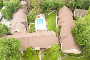 8229 Kingsbrook Rd, Houston, TX 77024 - Photo 44