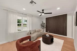 10966 Shadow Wood Dr, Houston, TX 77043 - Photo 6