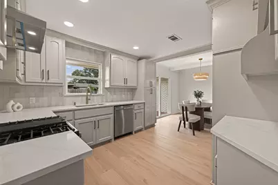 10966 Shadow Wood Dr, Houston, TX 77043 - Photo 14