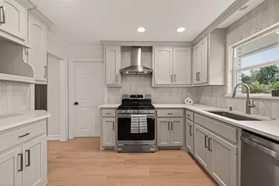 10966 Shadow Wood Dr, Houston, TX 77043 - Photo 12