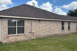 702 Hollyhock Dr, Stafford, TX 77477 - Photo 4