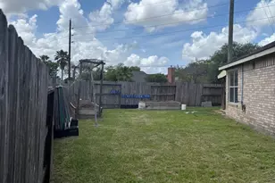 702 Hollyhock Dr, Stafford, TX 77477 - Photo 6