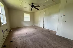 407/405 N Kleas, Edna, TX 77957 - Photo 6