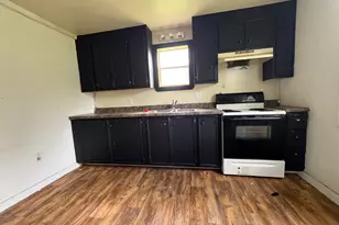 407/405 N Kleas, Edna, TX 77957 - Photo 2
