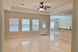 218 Majestic Oak Cir, Houston, TX 77566 - Photo 2