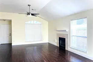 15330 Riverside Grove Dr, Houston, TX 77083 - Photo 2