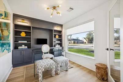 10739 Longmont Drive, Houston, TX 77042 - Photo 18