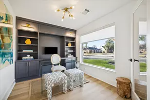 10739 Longmont Dr, Houston, TX 77042 - Photo 18