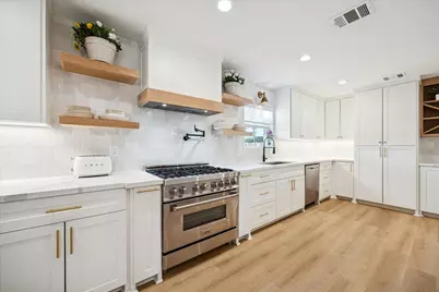 10739 Longmont Drive, Houston, TX 77042 - Photo 16