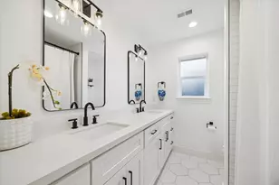 10739 Longmont Dr, Houston, TX 77042 - Photo 24