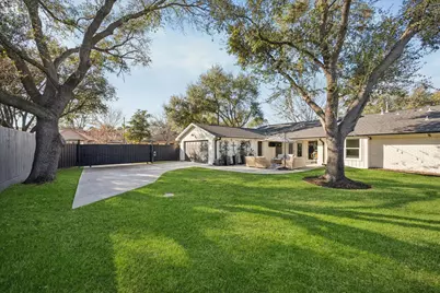 10739 Longmont Drive, Houston, TX 77042 - Photo 30