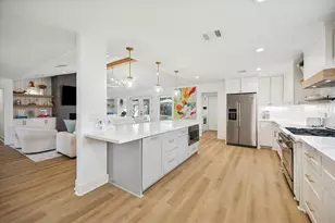 10739 Longmont Dr, Houston, TX 77042 - Photo 14