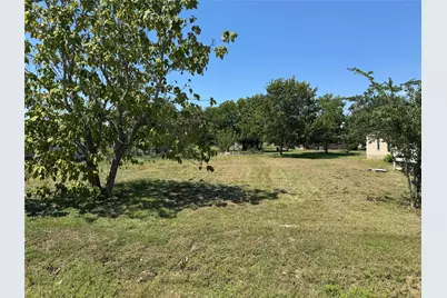1035 21st Street, Hempstead, TX 77445 - Photo 2
