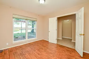 4521 W Columbary Dr, Rosenberg, TX 77471 - Photo 2
