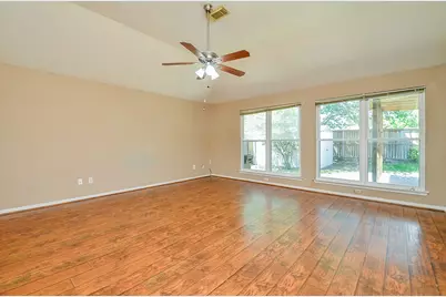 4521 W Columbary Drive, Rosenberg, TX 77471 - Photo 6