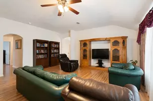 3319 Oil Baron Ln, Manvel, TX 77578 - Photo 2