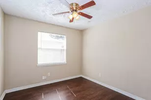 11 Crestbriar Ct, Baytown, TX 77521 - Photo 12