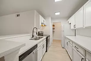 10733 Braes Bend Dr, Houston, TX 77071 - Photo 16