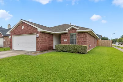 10819 Redwood Drive, Baytown, TX 77523 - Photo 2